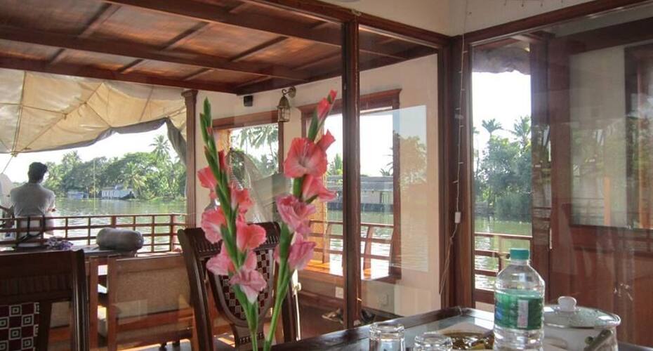 Rose Cruise Houseboat, Alleppey 5